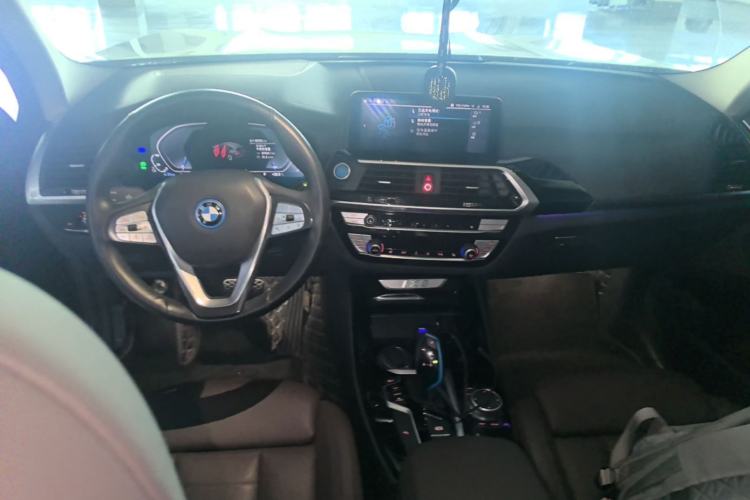 Used BMW iX3 2021 Leading Model Center Console