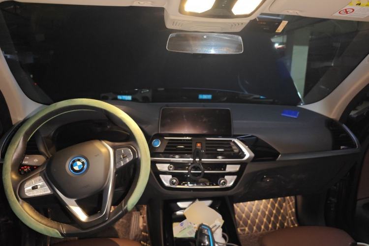 Used BMW iX3 2021 Leading Model Center Console