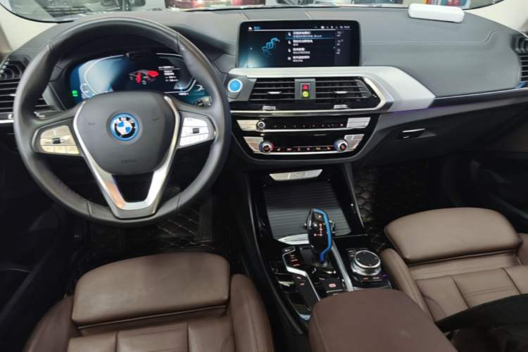 Used BMW iX3 2021 Leading Type Center Console