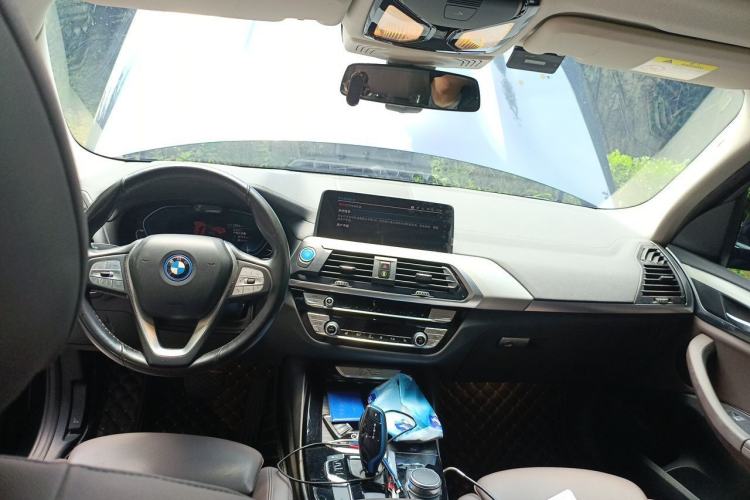 Used BMW iX3 2021 Leading Model Center Console