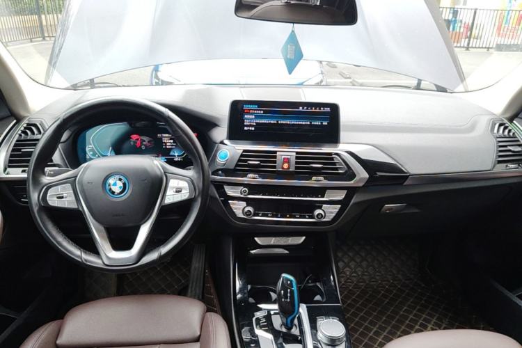 Used BMW iX3 2021 Leading Model Center Console