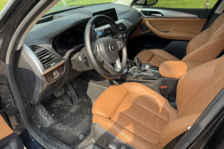 Used BMW iX3 2021 Updated Leading Type Interior 4