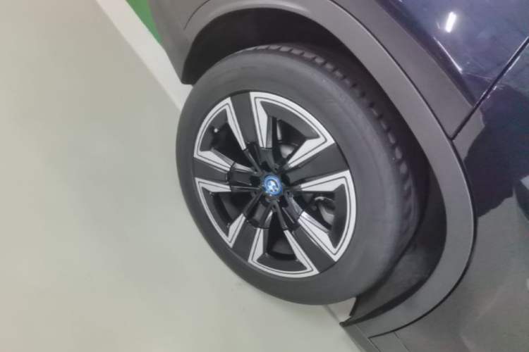 Used BMW iX3 2021 Leading Model Right Rear Wheel Hub
