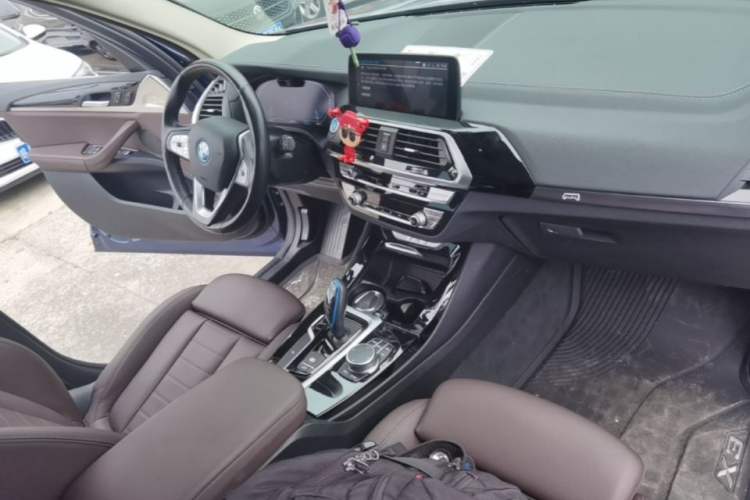 Used BMW iX3 2021 Leading Model Center Console