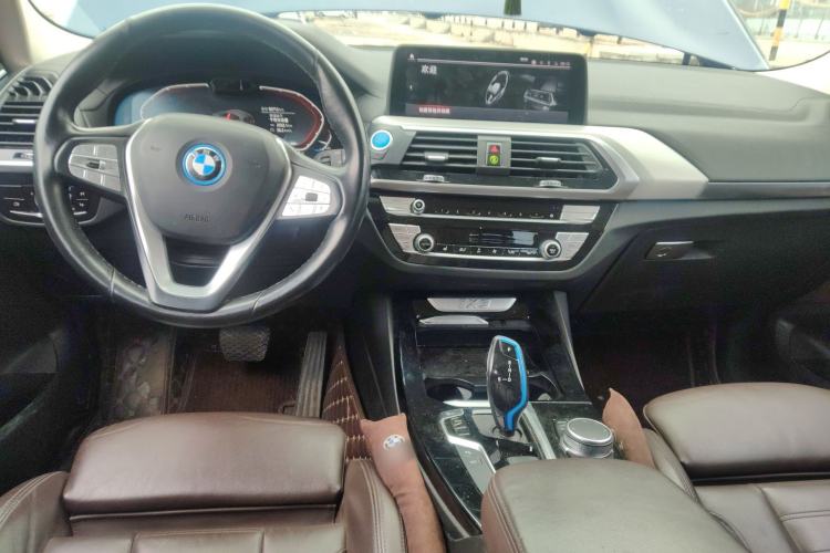 Used BMW iX3 2021 Leading Type Center Console