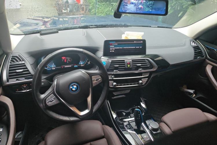 Used BMW iX3 2021 Updated Leading Edition Center Console
