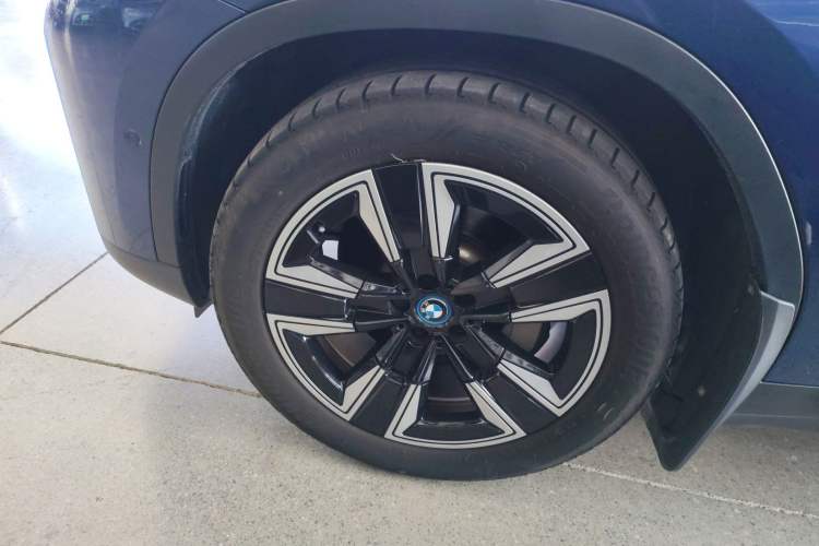 Used BMW iX3 2021 Updated Leading Edition Exterior 4