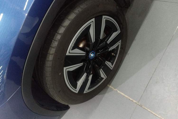 Used BMW iX3 2021 Updated Leading Edition Exterior 4