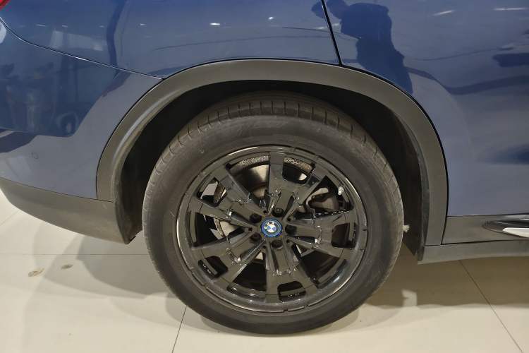Used BMW iX3 2021 Leading Model Exterior 8