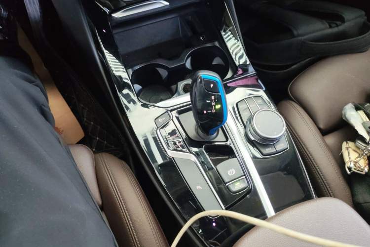 Used BMW iX3 2021 Updated Leading Edition Gear Lever