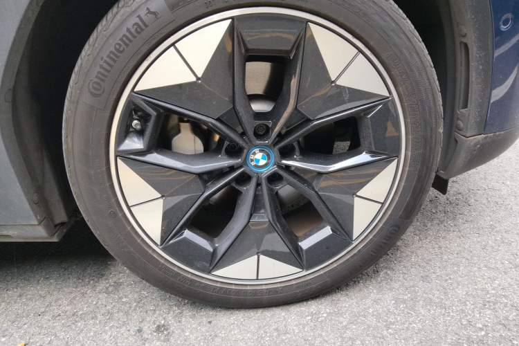 Used BMW iX3 2021 Updated Leading Type Right Front Wheel Hub