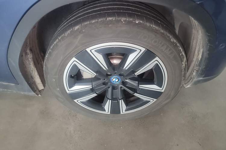 Used BMW iX3 2021 Leading Model Right Front Wheel Hub