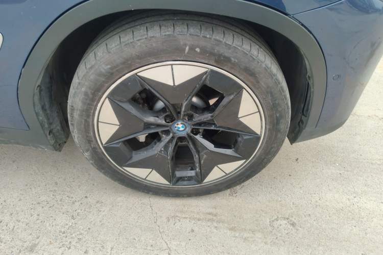 Used BMW iX3 2021 Leading Type Right Front Wheel Hub