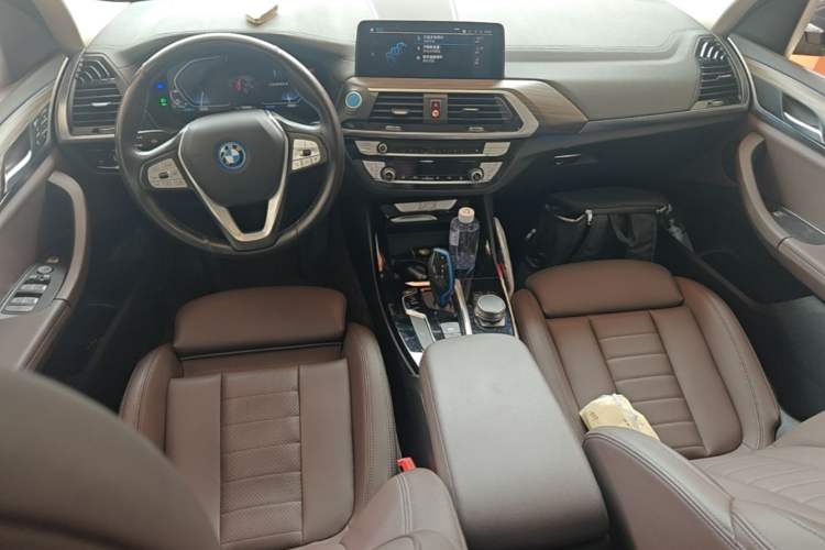 Used BMW iX3 2021 Leading Model Center Console