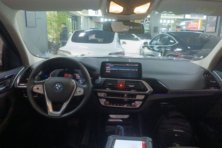 Used BMW iX3 2021 Leading Model Center Console