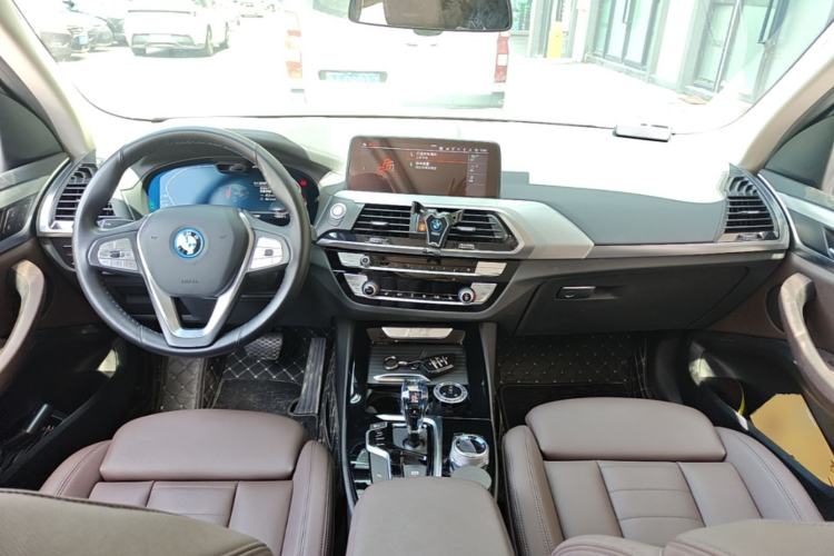 Used BMW iX3 2021 Leading Model Center Console