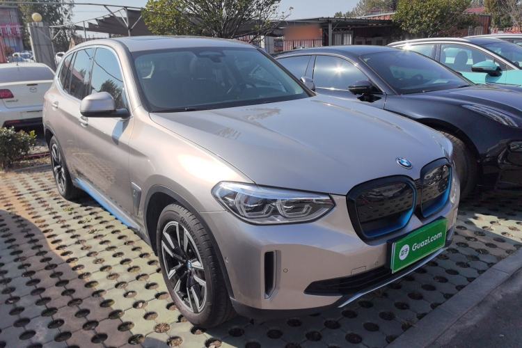 Used BMW iX3 2021 Leading Model Front Right 45 Deg