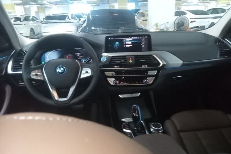 Used BMW iX3 2021 Leading Type Center Console