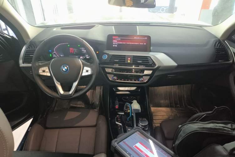 Used BMW iX3 2021 Leading Type Center Console