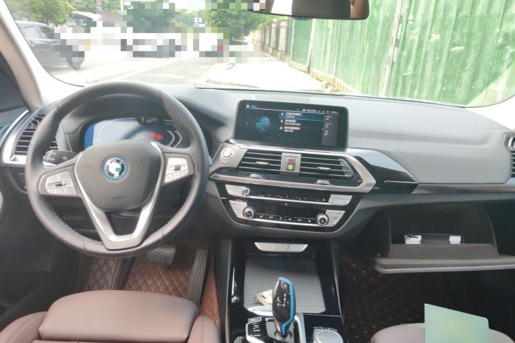 Used BMW iX3 2021 Leading Model Center Console