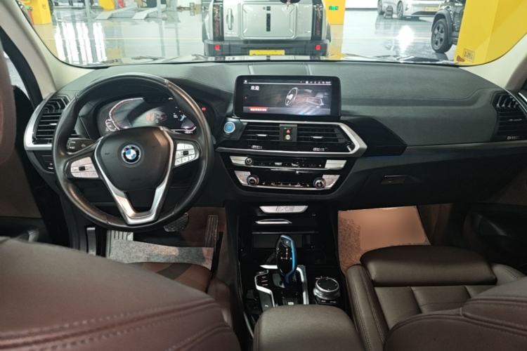 Used BMW iX3 2021 Leading Model Center Console