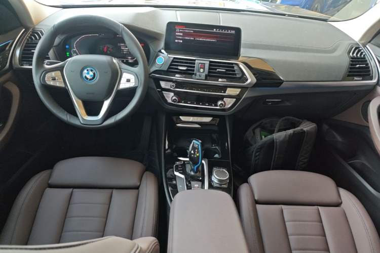Used BMW iX3 2021 Leading Model Center Console