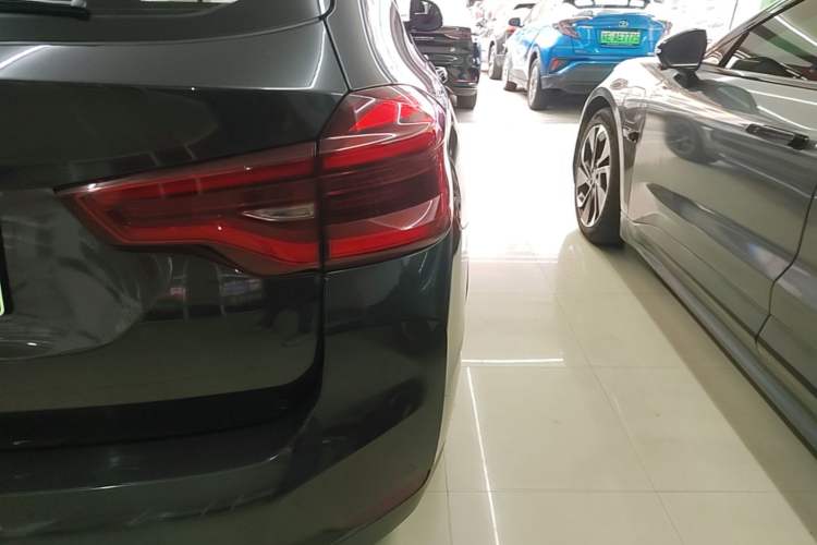 Used BMW iX3 2021 Leading Model Exterior 3