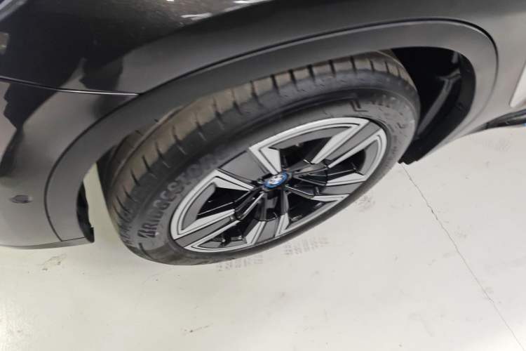 Used BMW iX3 2021 Leading Model Exterior 4