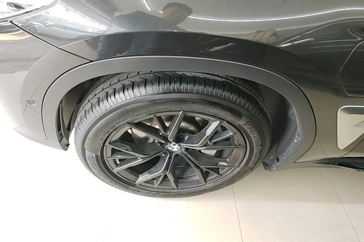 Used BMW iX3 2021 Leading Model Exterior 4