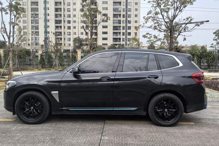 Used BMW iX3 2021 Leading Model Exterior 8