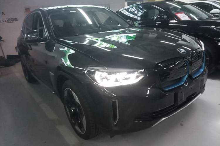 Used BMW iX3 2021 Leading Type Front Right 45 Deg