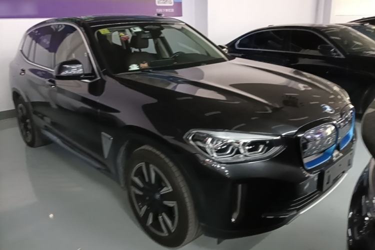 Used BMW iX3 2021 Leading Model Front Right 45 Deg