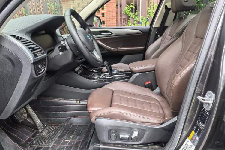 Used BMW iX3 2021 Leading Type Interior 1