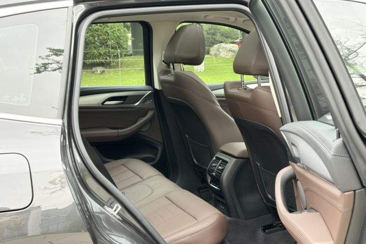 Used BMW iX3 2021 Leading Type Interior 1