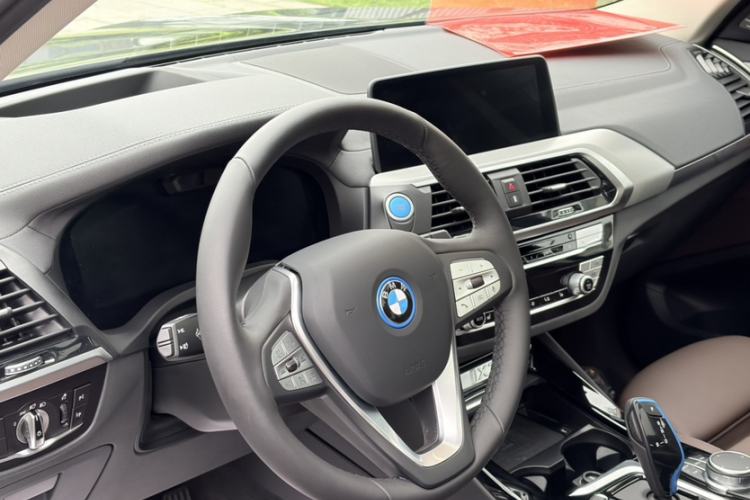 Used BMW iX3 2021 Leading Type Interior 4