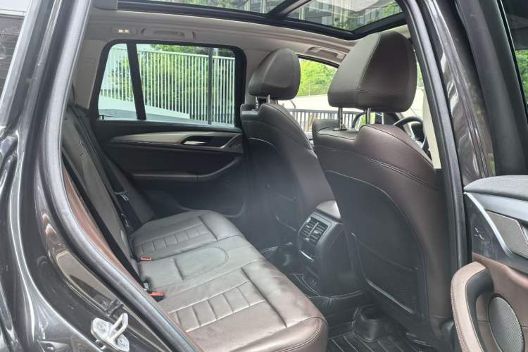 Used BMW iX3 2021 Leading Type Interior 5