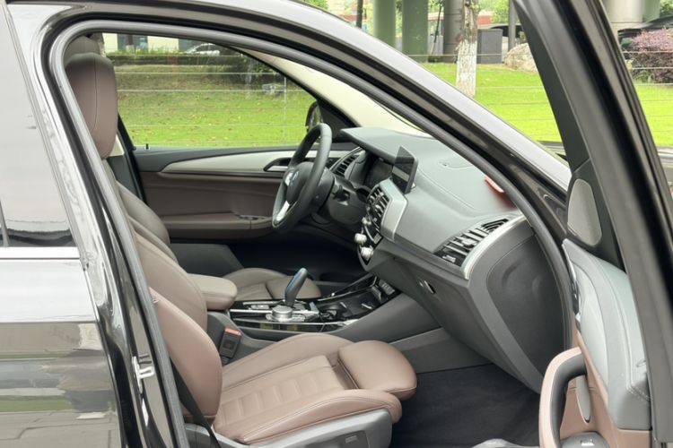 Used BMW iX3 2021 Leading Type Interior 8