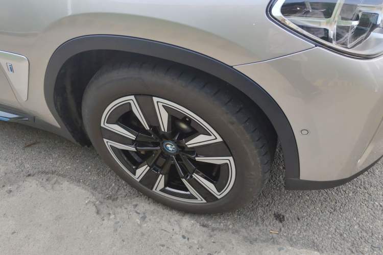 Used BMW iX3 2021 Leading Model Right Front Wheel Hub