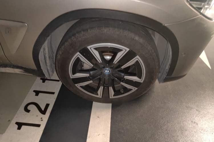 Used BMW iX3 2021 Leading Model Right Front Wheel Hub