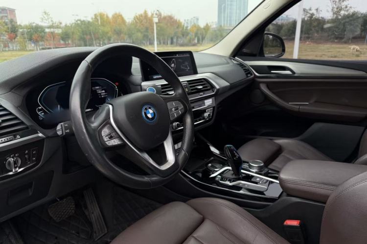 Used BMW iX3 2021 Updated Leading Type Interior 4