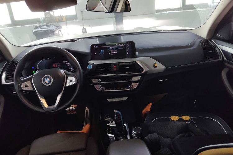 Used BMW iX3 2021 Leading Type Center Console