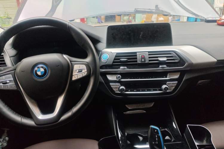 Used BMW iX3 2021 Leading Type Center Console