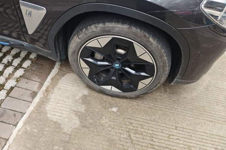 Used BMW iX3 2021 Leading Type Right Front Wheel Hub