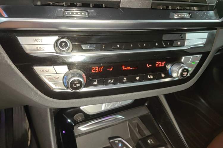 Used BMW iX3 2021 Leading Model Audio And AC Panel
