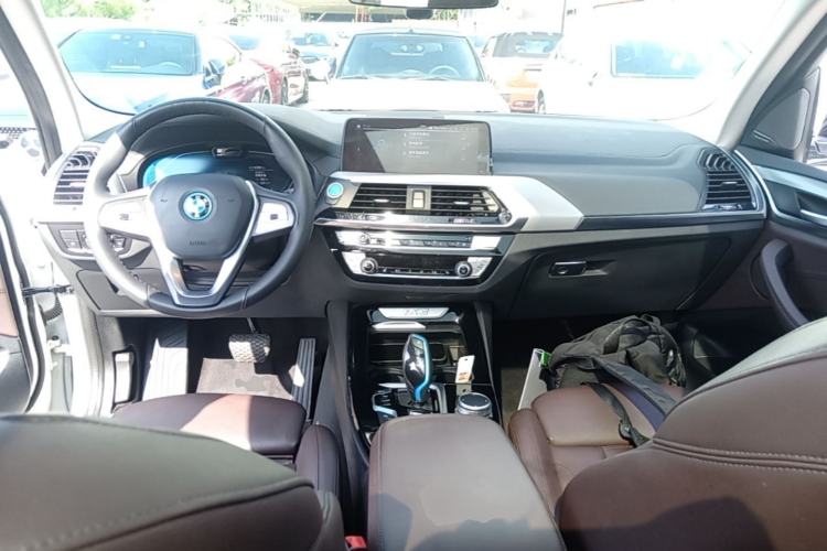 Used BMW iX3 2021 Updated Leading Type Center Console