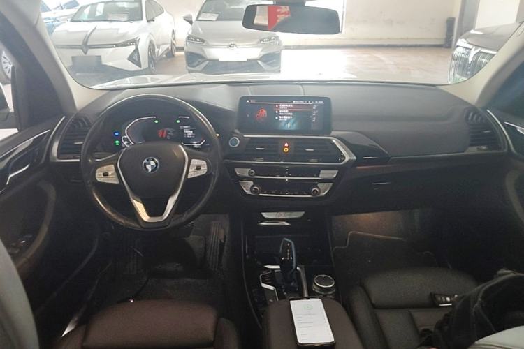 Used BMW iX3 2021 Leading Model Center Console