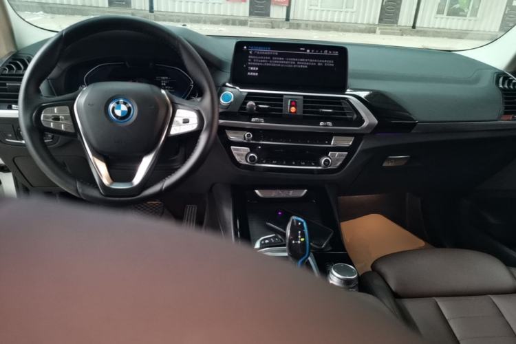 Used BMW iX3 2021 Leading Model Center Console