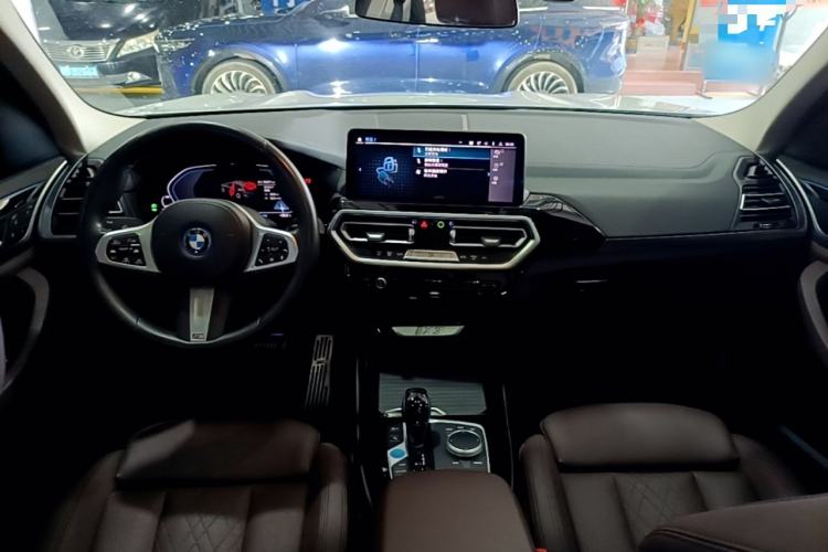 Used BMW iX3 2021 Updated Leading Edition Center Console