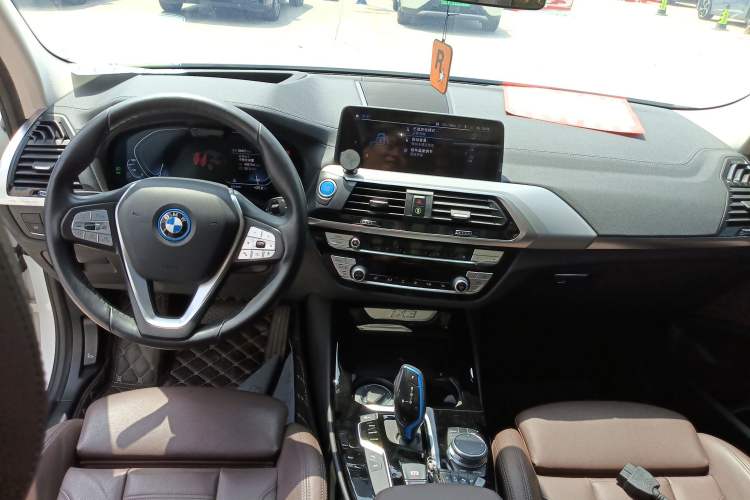 Used BMW iX3 2021 Leading Type Center Console