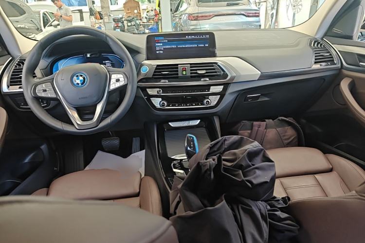 Used BMW iX3 2021 Updated Leading Type Center Console